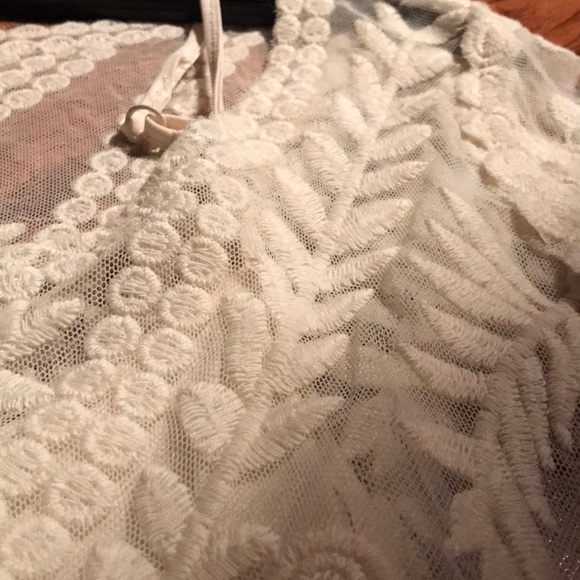 Express cream dress - Picture 3 of 3